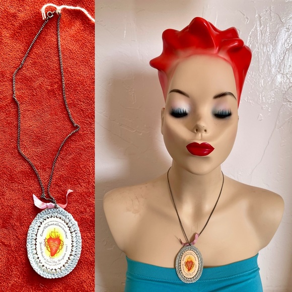 Handmade Artisan Vintage Crochet SACRED HEART Scapular NECKLACE - Picture 4 of 14